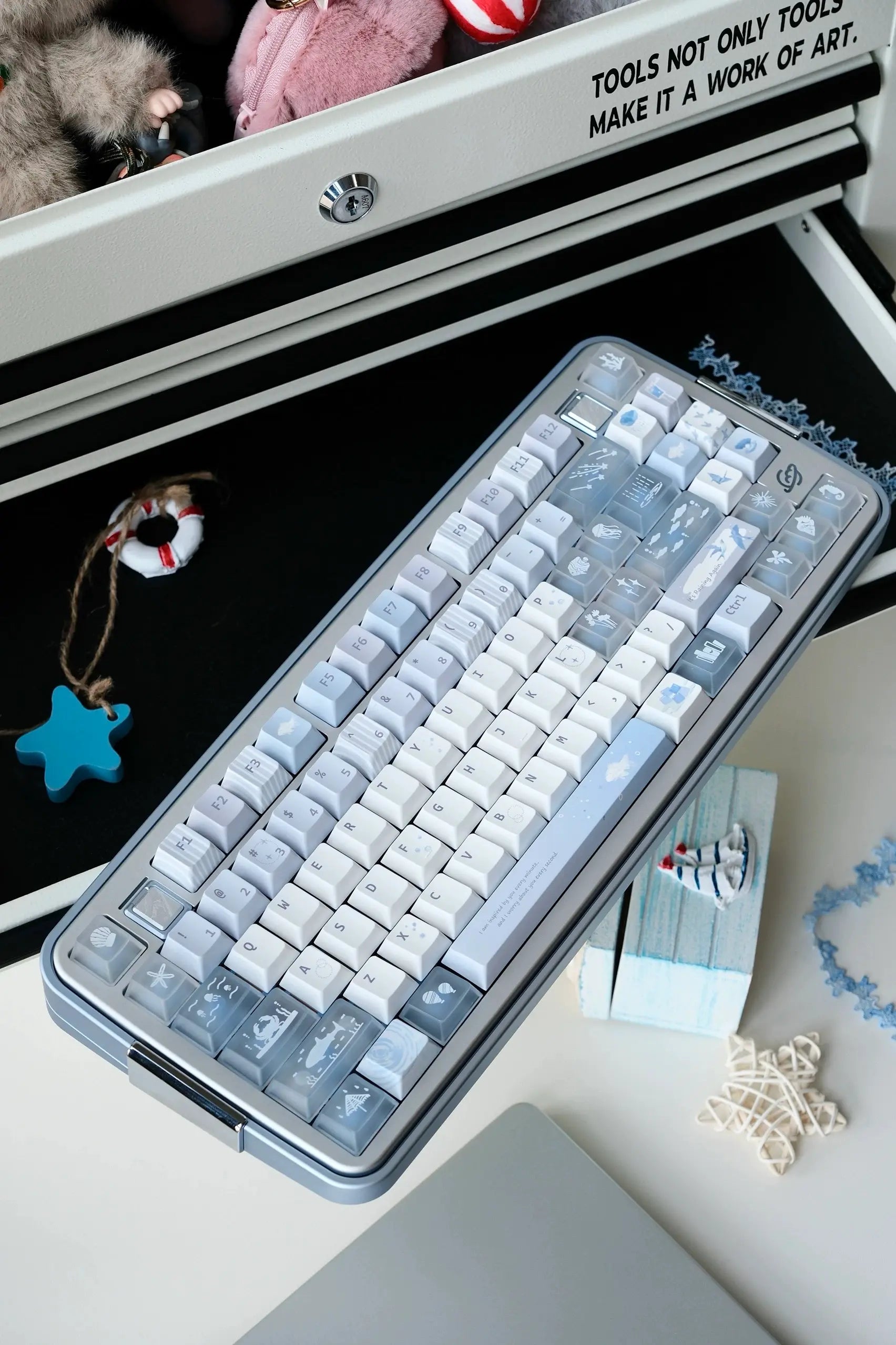Blue Dream Island "Abyssal Pearl" Artisan Keycap — Hand-Sculpted Kyoto Resin | Oai Studio