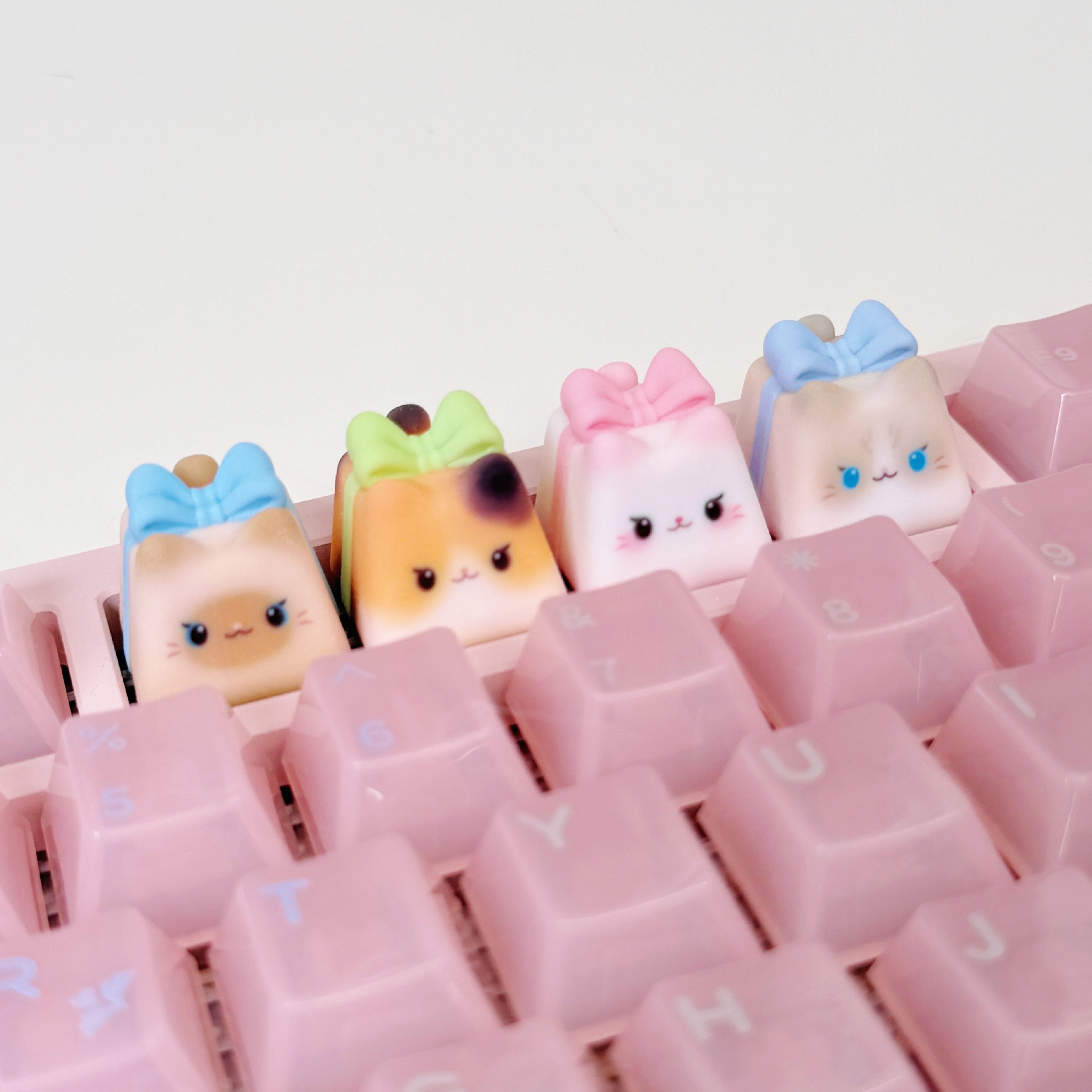 Gift Kitty Series Artisan Keycaps - Multiple Colorways Available | Oai Studio