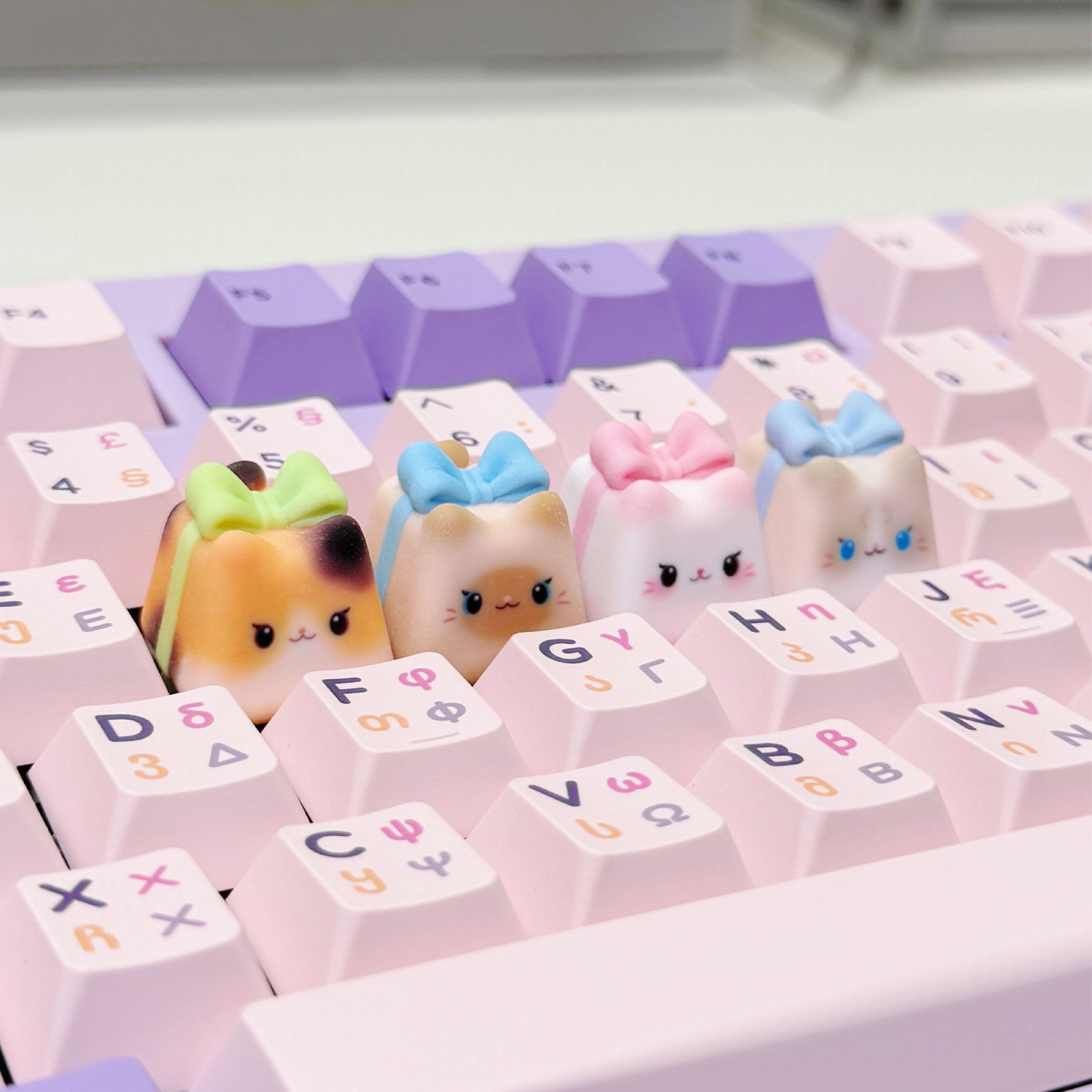 Gift Kitty Series Artisan Keycaps - Multiple Colorways Available | Oai Studio