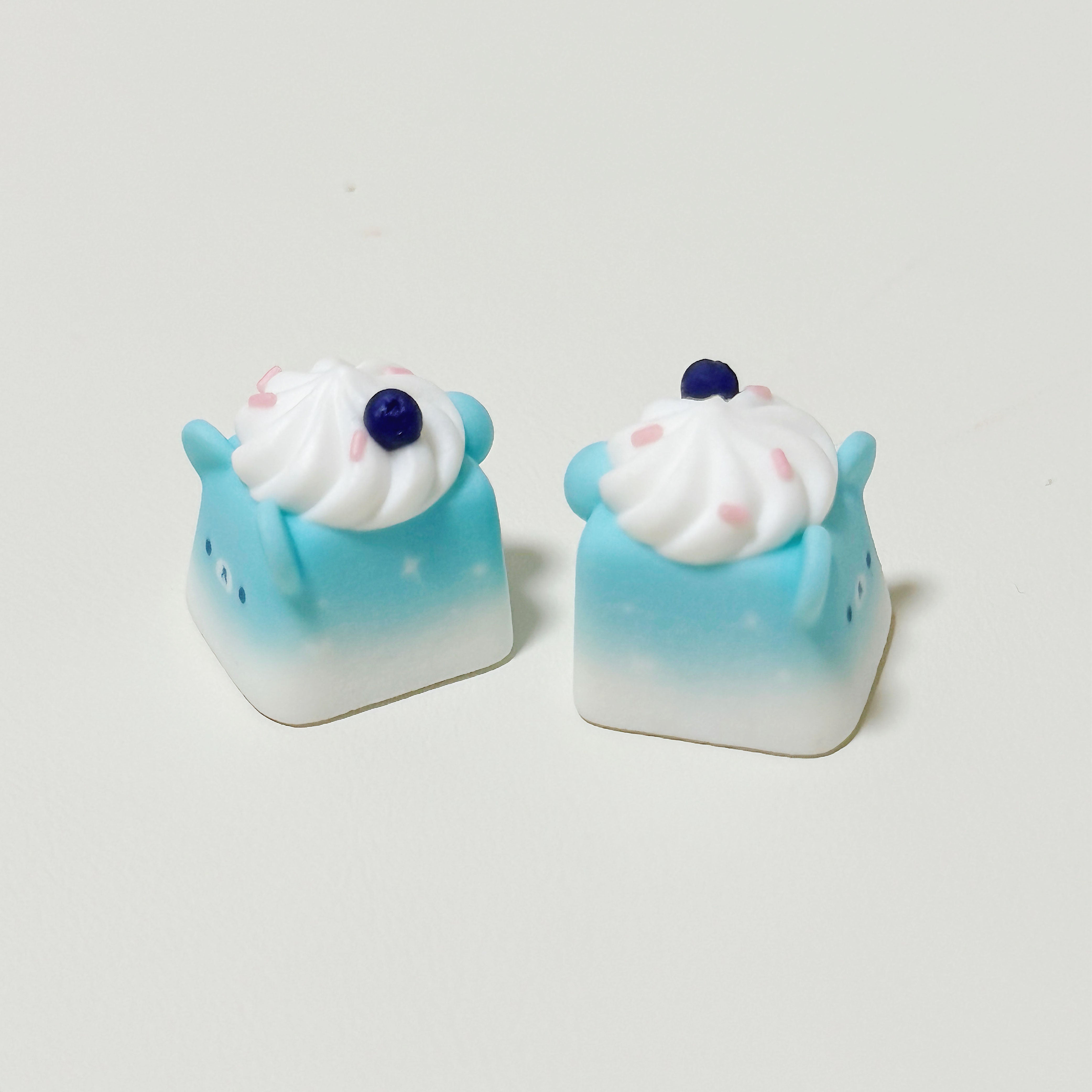 oai-studio-ramune-cream-bear-keycap-side.jpg