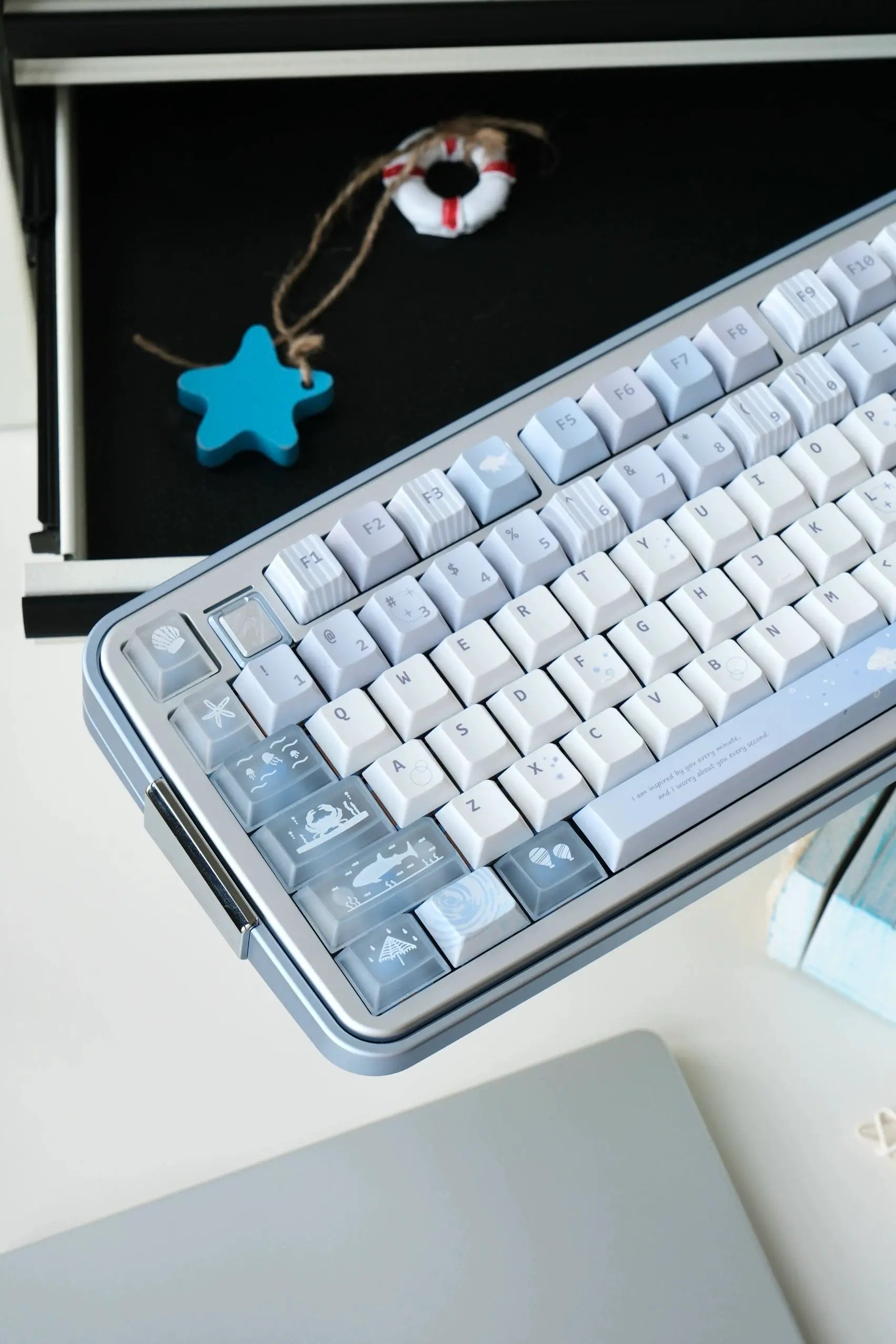 Blue Dream Island "Abyssal Pearl" Artisan Keycap — Hand-Sculpted Kyoto Resin | Oai Studio