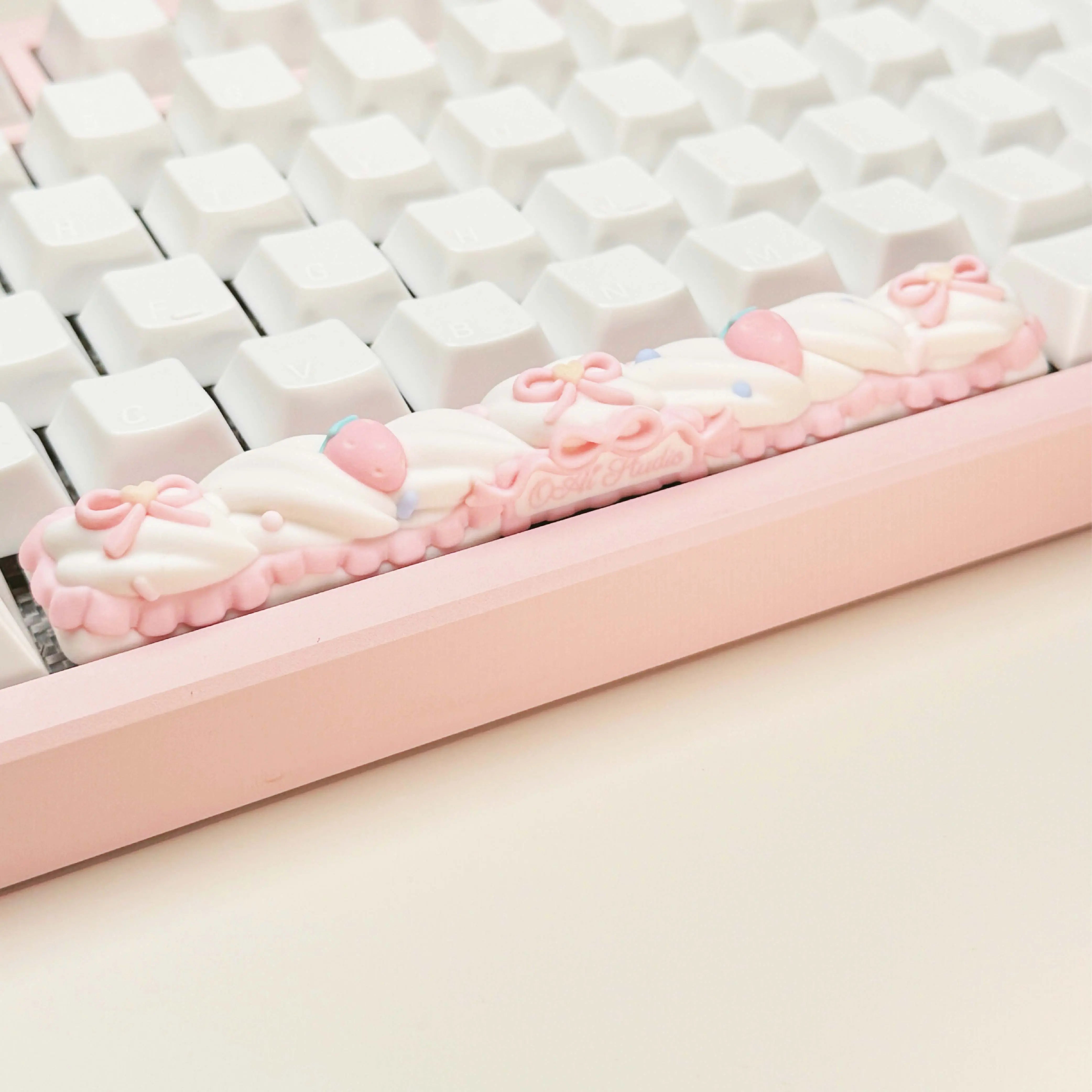 CreamyBar: Soft Marshmallow 3D-Printed Artisan Spacebar Keycap