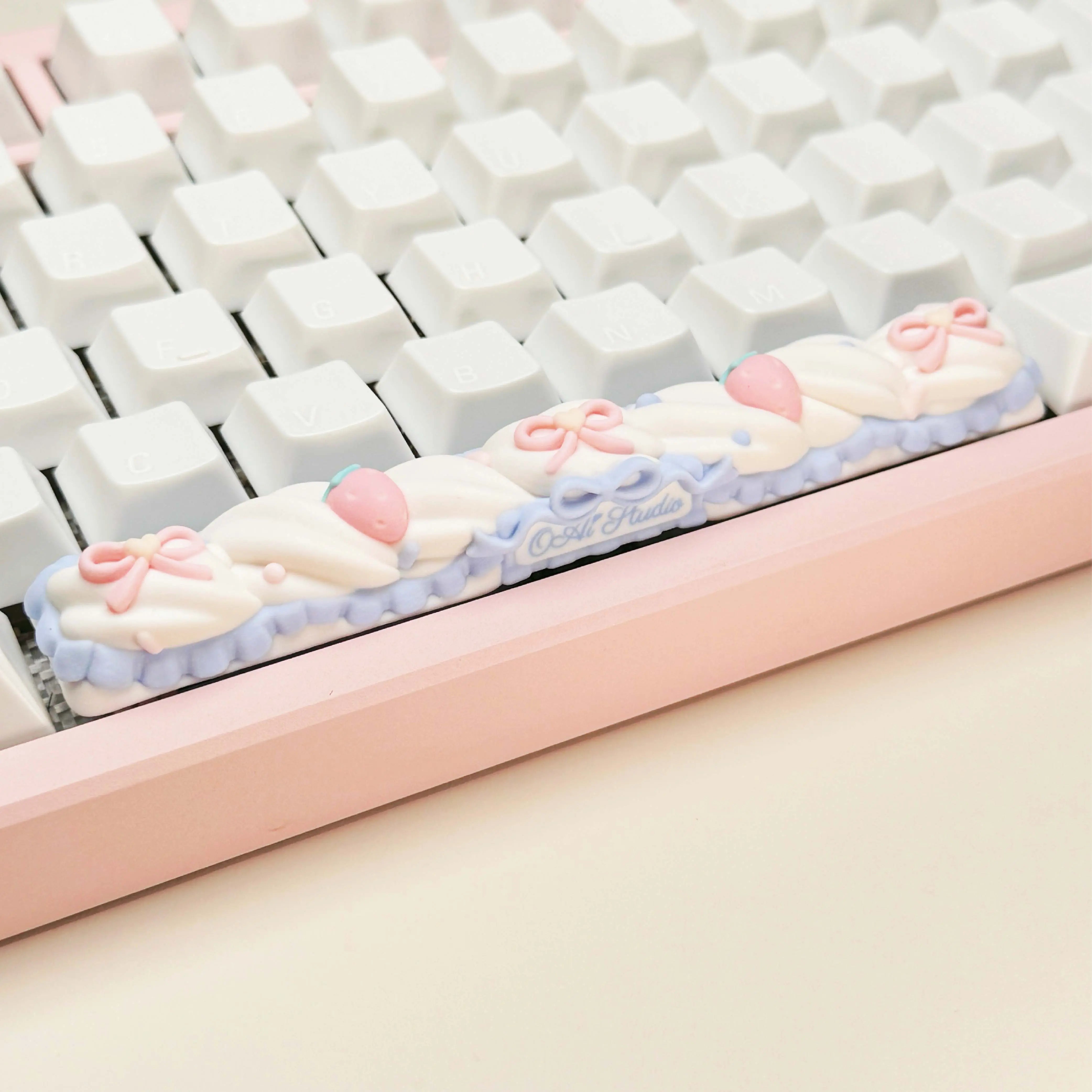 CreamyBar: Soft Marshmallow 3D-Printed Artisan Spacebar Keycap
