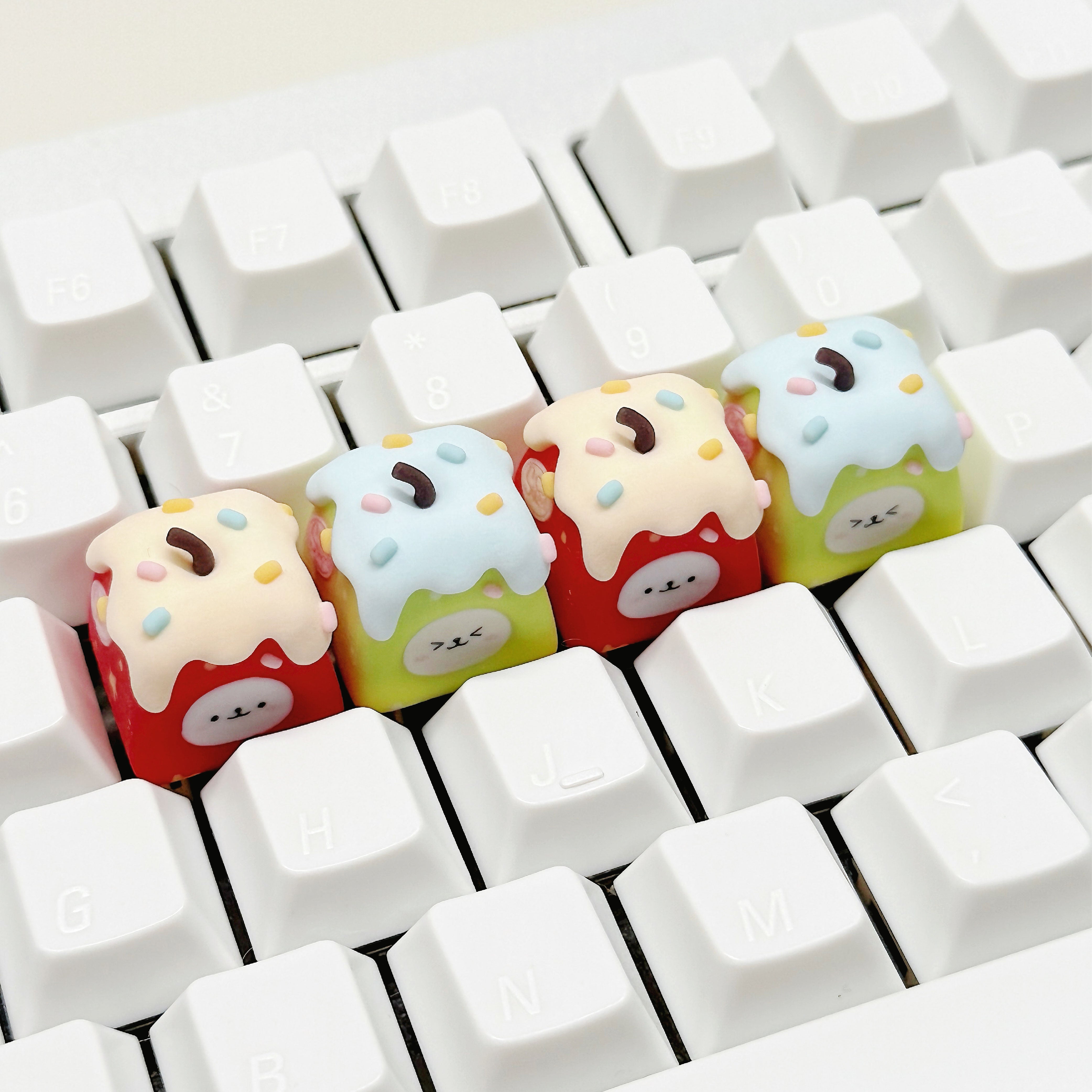 apple_red_green_cream_bear_keycap_on_keyboard