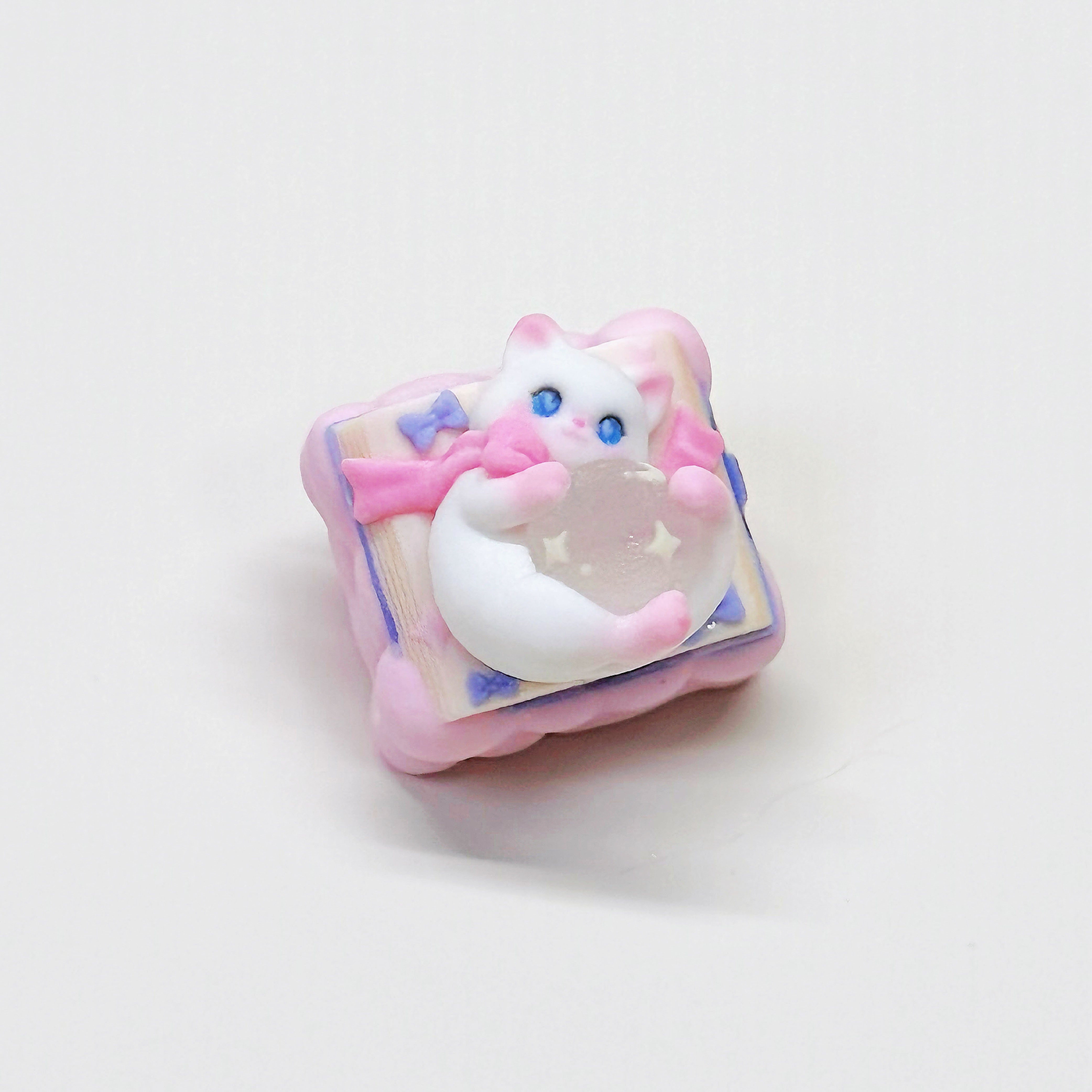 lumi_crystal_seer_magic_cat_keycap_front