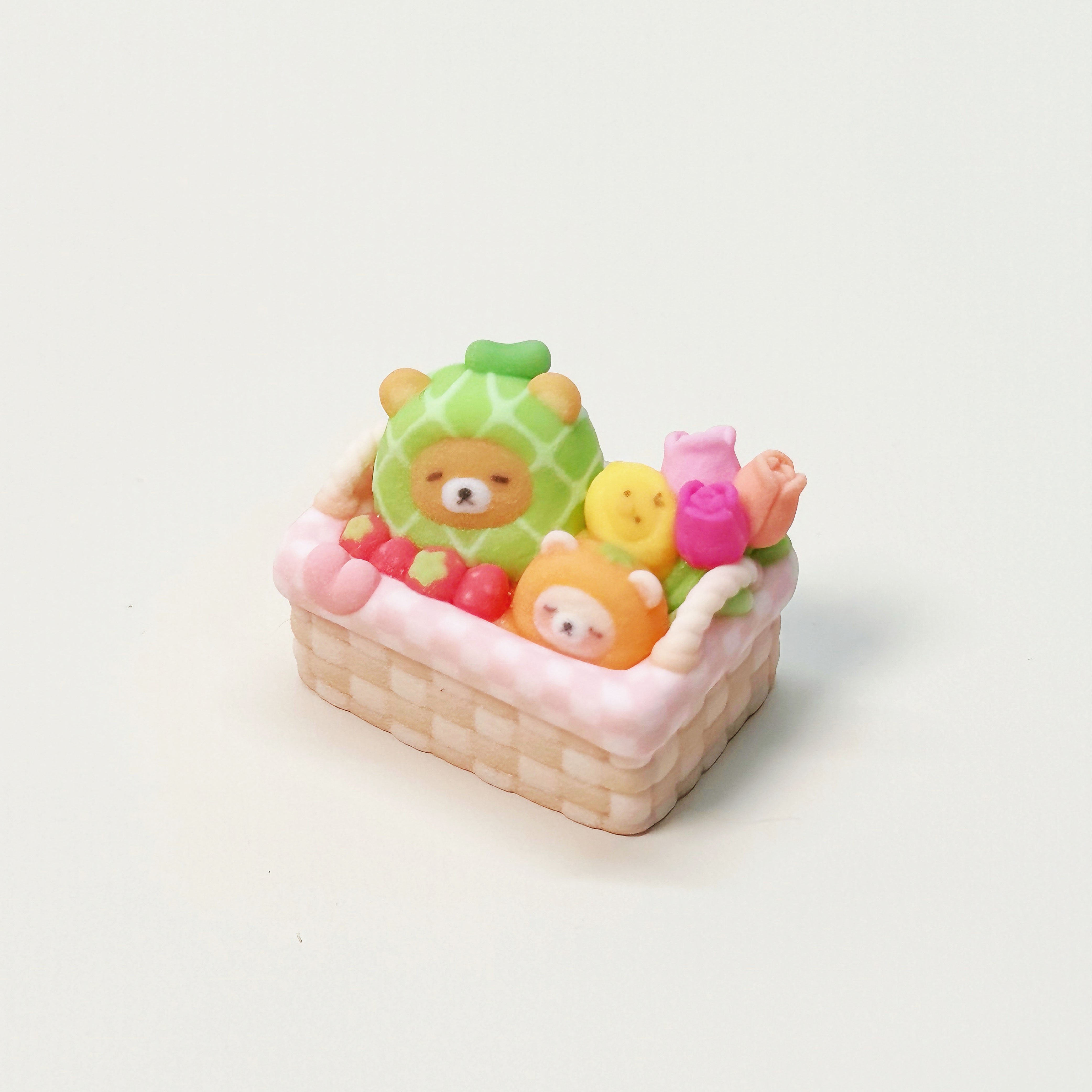pink_picnic_fruit_basket_cream_bear_keycap_front