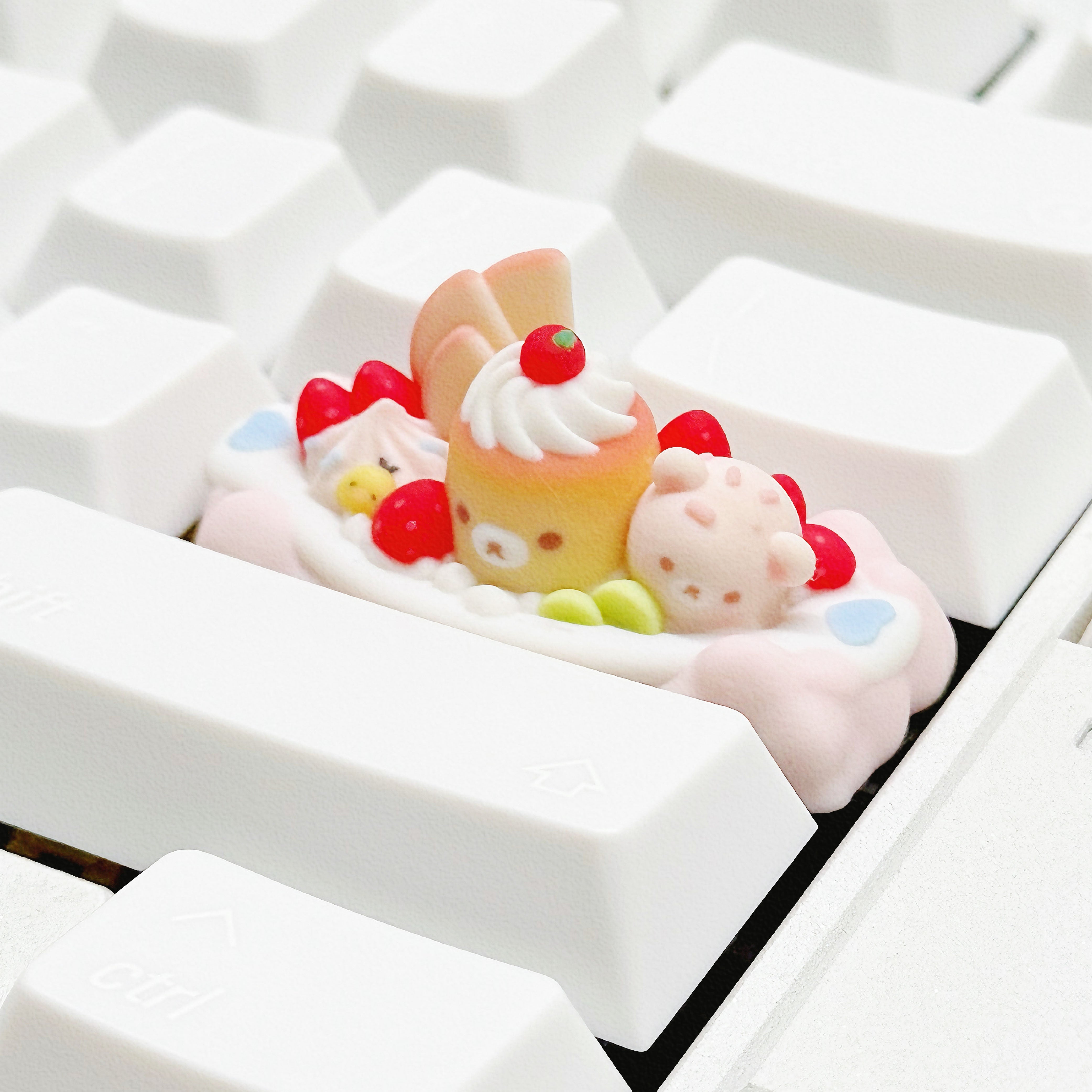 strawberry_pudding_boat_cream_bear_keycap_on_keyboard_closeup