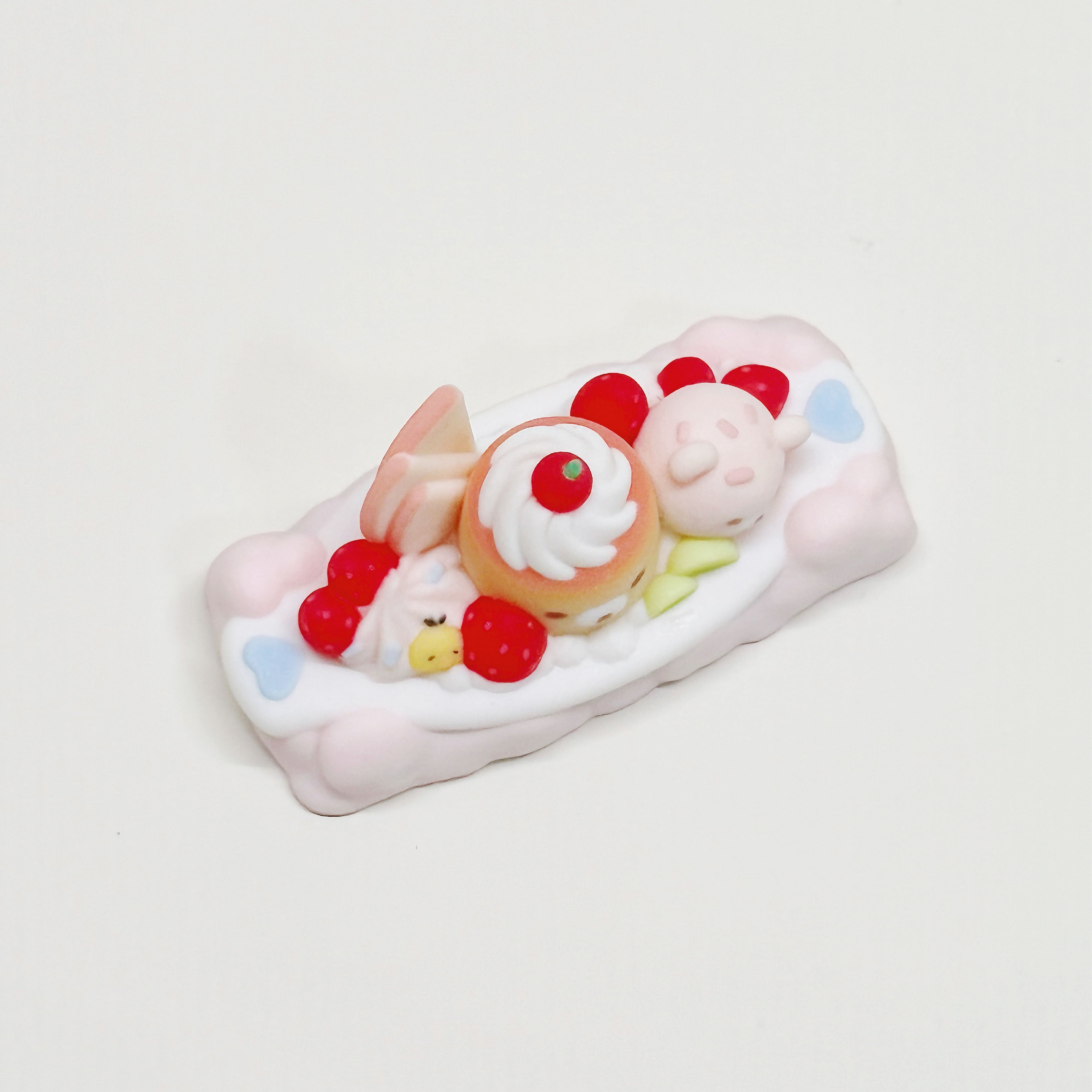 strawberry_pudding_boat_cream_bear_keycap_top